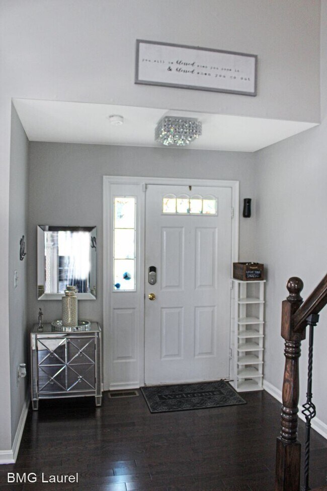 Building Photo - 3 br, 2.5 bath House - 9342 Creekview Dr