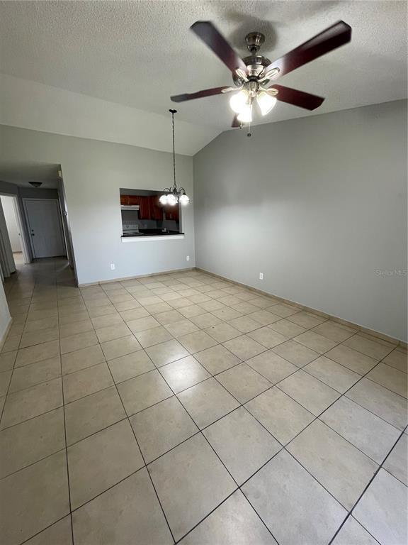 Foto del edificio - 821 Victoria Blvd