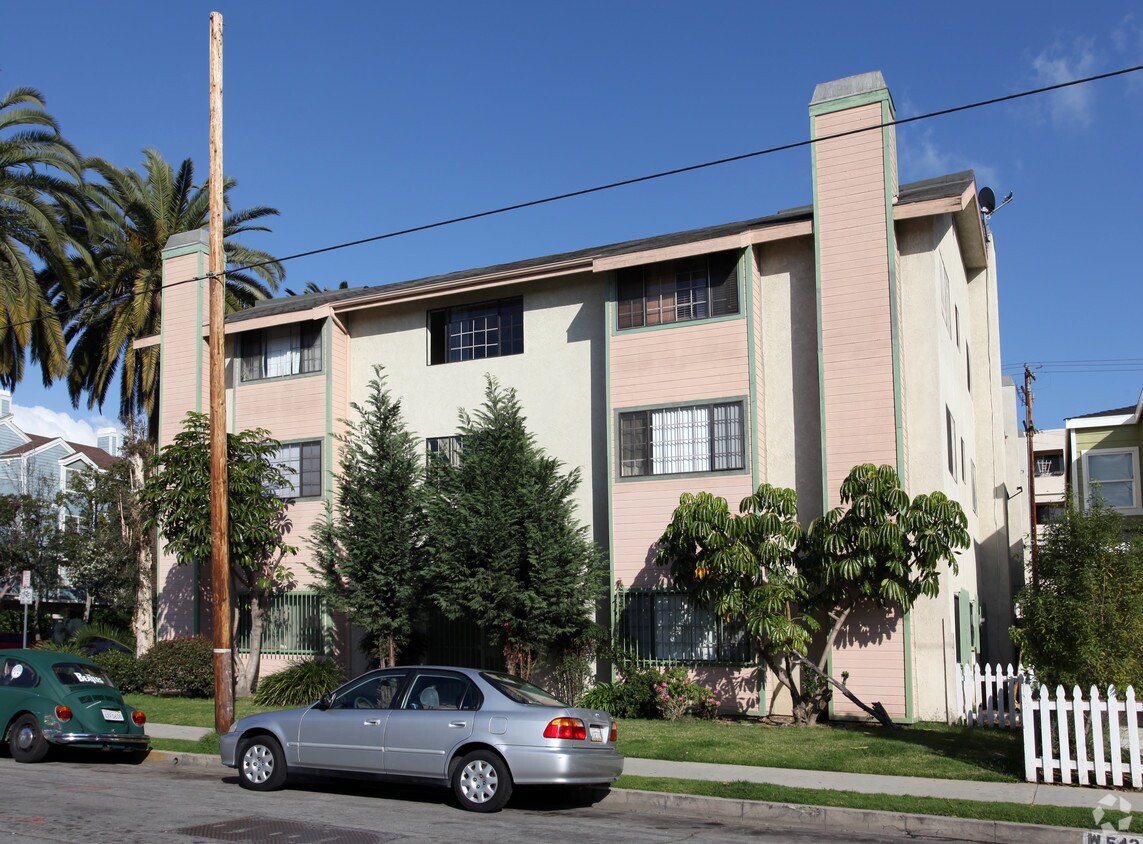 Building Photo - 586 Daisy Ave