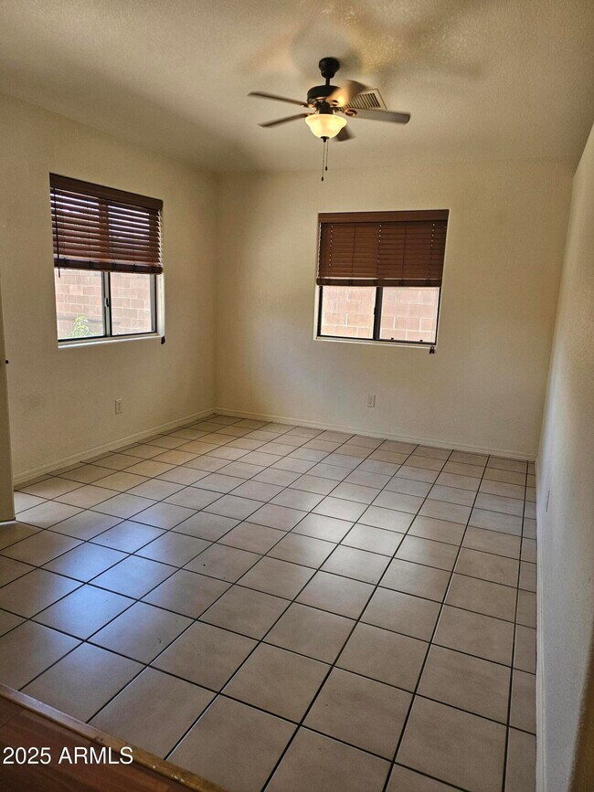 Foto del edificio - 5276 Cedar Springs Dr