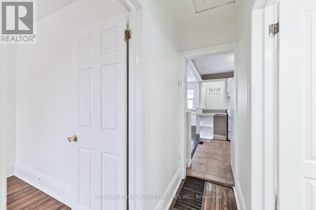 Photo du bâtiment - 1237 Glencairn Ave