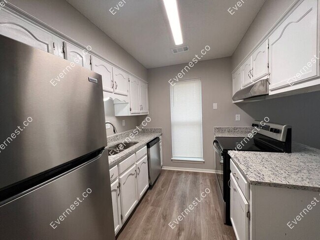 Building Photo - 3825 Shadow Oaks Pkwy
