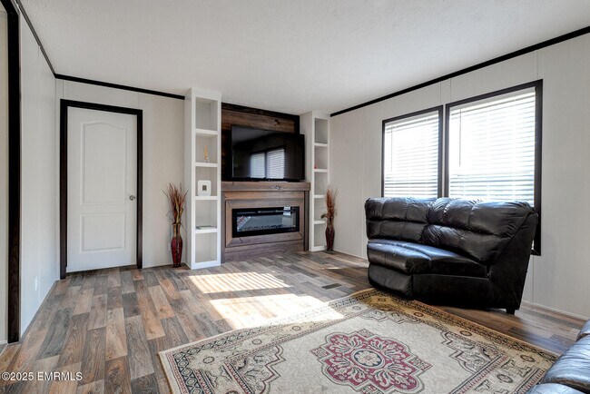 Foto del edificio - 9139 Gum Log Rd