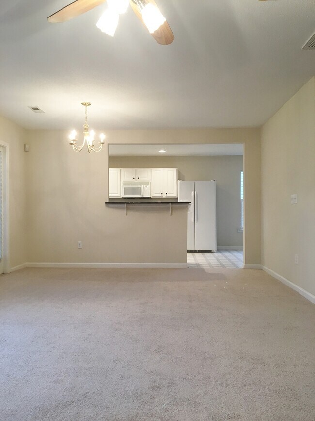 Building Photo - Simpsonville, 4bd/3ba, 1800+sf