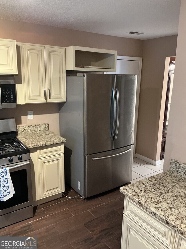 Foto del edificio - 7542 Mountain Creek Bluff