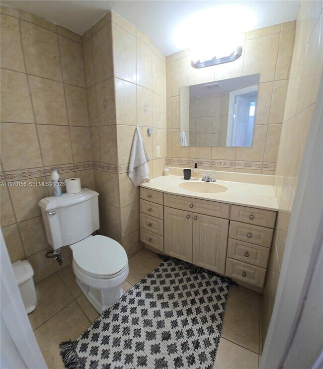 Building Photo - 3703 NE 166th St