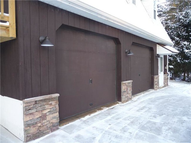 Foto del edificio - 393 Laurel Ln