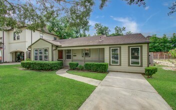 Building Photo - 5519 Huisache St