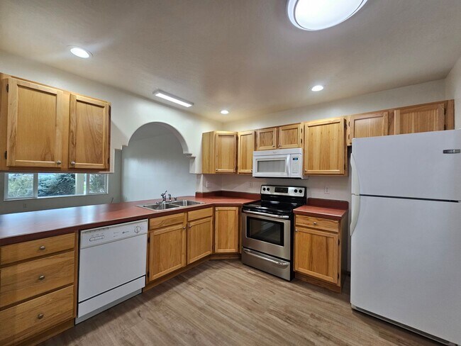 Building Photo - FOU1242