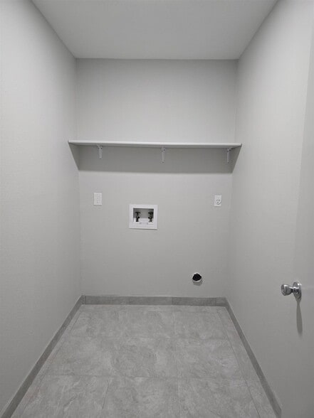 Building Photo - 304 Maguey Dr