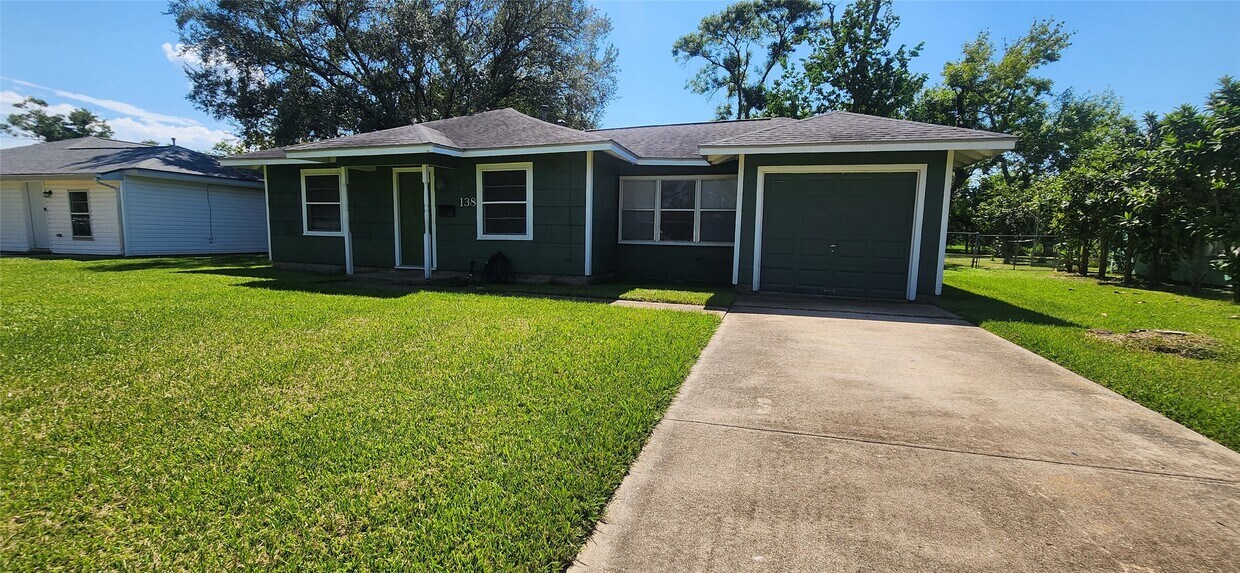 Foto principal - 138 Laurel St