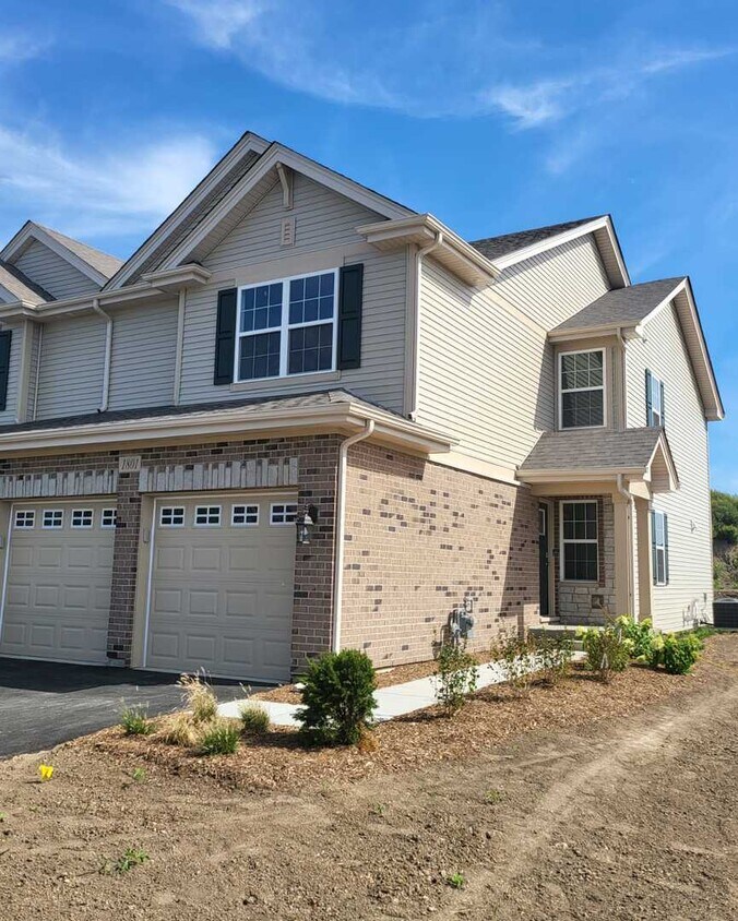 Building Photo - 1801 Turtle Creek Dr