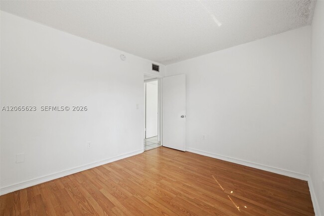 Foto del edificio - 10050 NW 9th St Cir