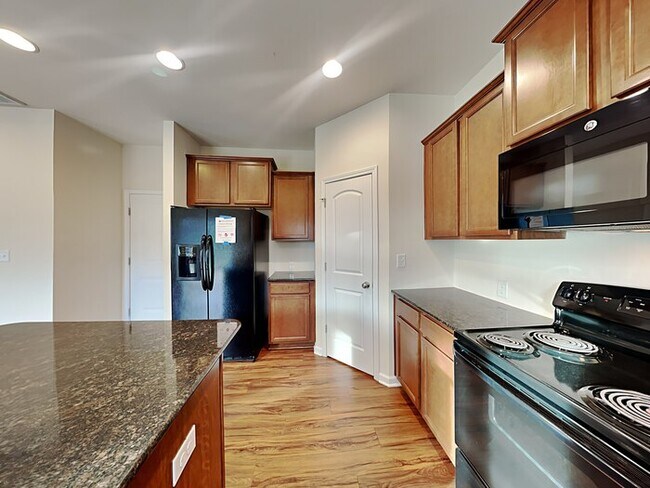 Building Photo - High end features through out!
