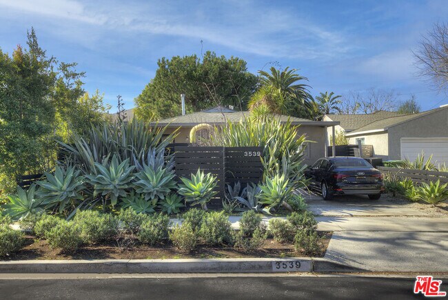 Foto del edificio - 3539 Greenwood Ave