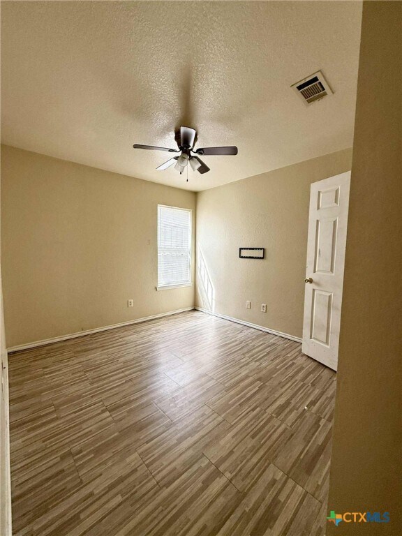 Building Photo - 3307 Hereford Ln