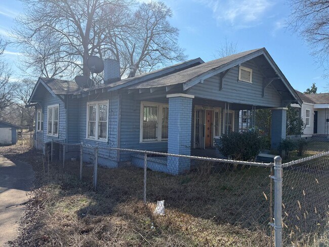 Building Photo - 2013 33rd Ave N