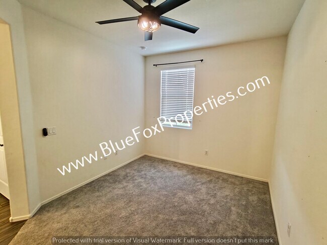 Building Photo - 7926 S Golden Bell Dr