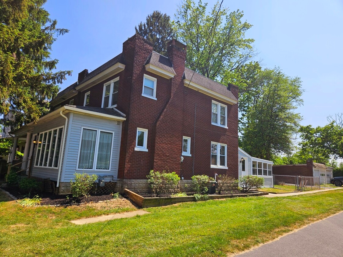 700 S West End Ave, Lancaster, PA 17603 Townhome Rentals in Lancaster