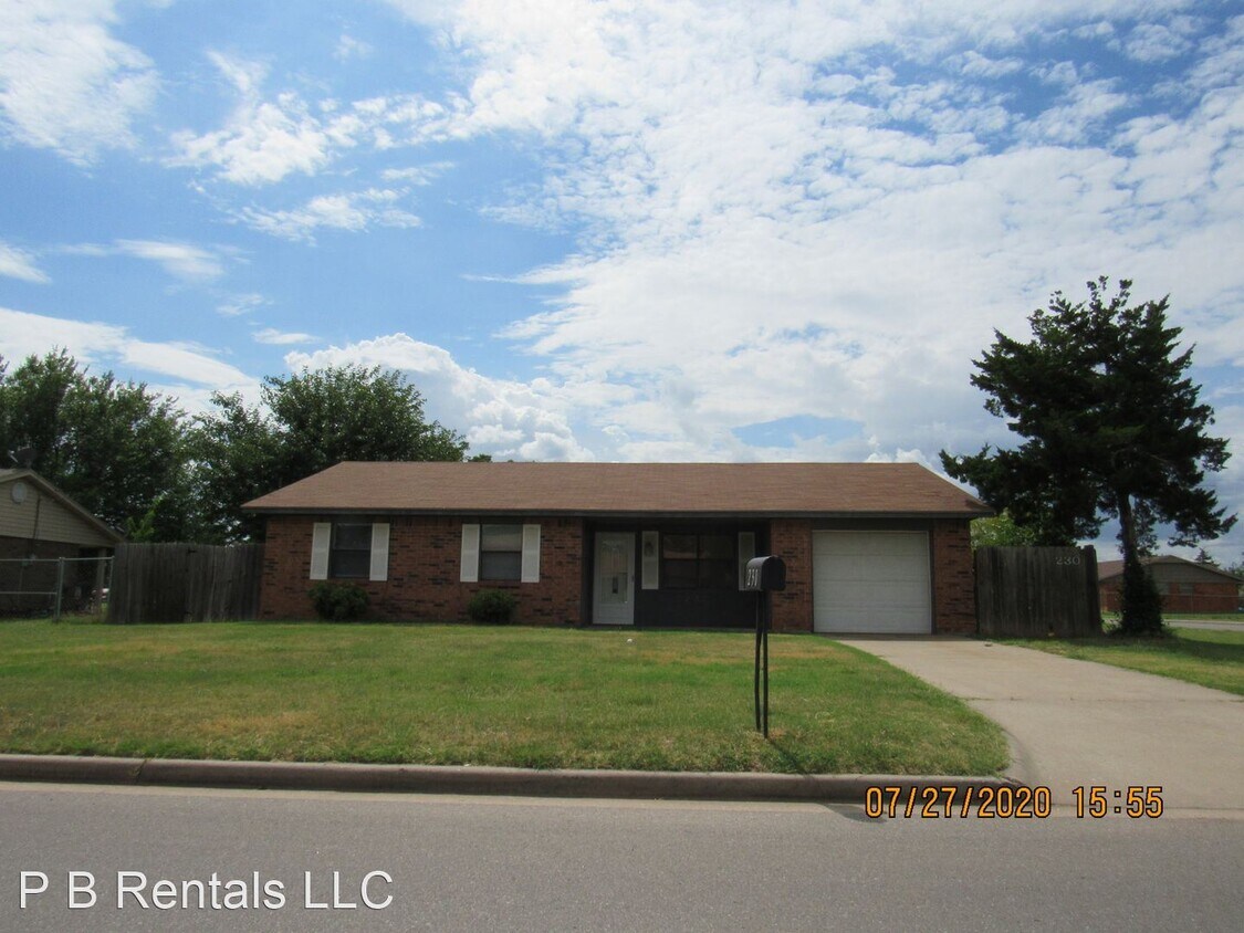Primary Photo - 3 br, 2 bath House - 230 Deer Dr