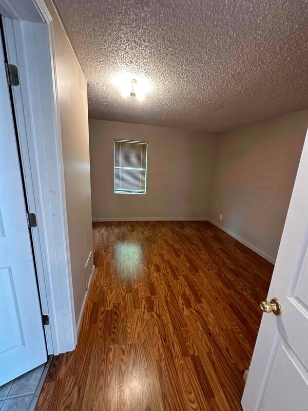 Building Photo - 1024 N Labree Ave