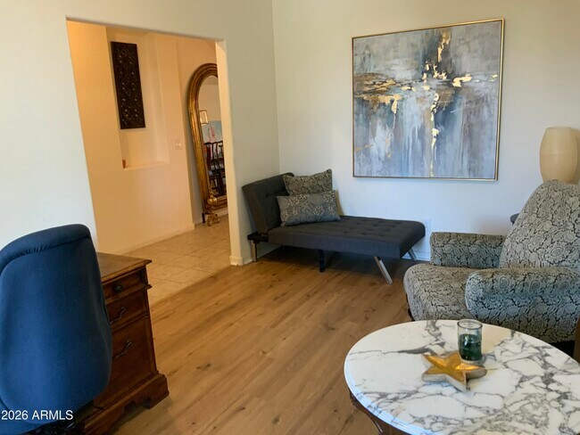 Foto del edificio - 2114 E Aire Libre Ave