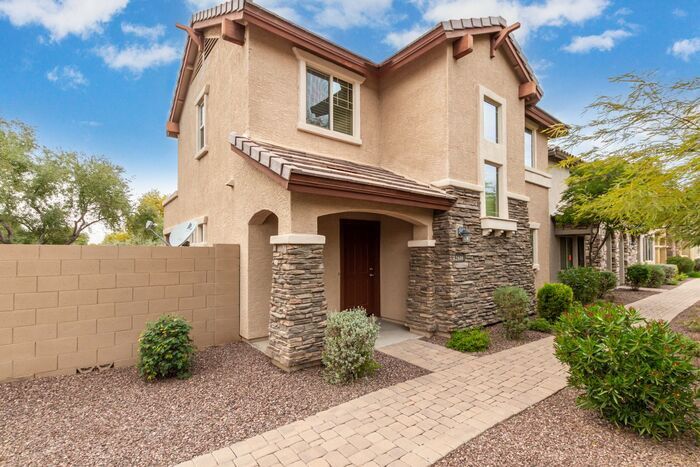 Primary Photo - Beautiful Gilbert Home in Vicenz