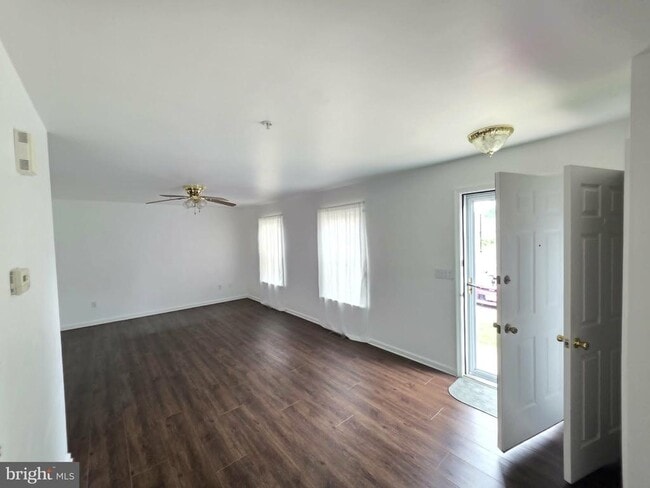 Building Photo - 1011 Granite Ct