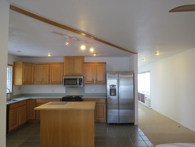 Building Photo - 1063 Kamahele St