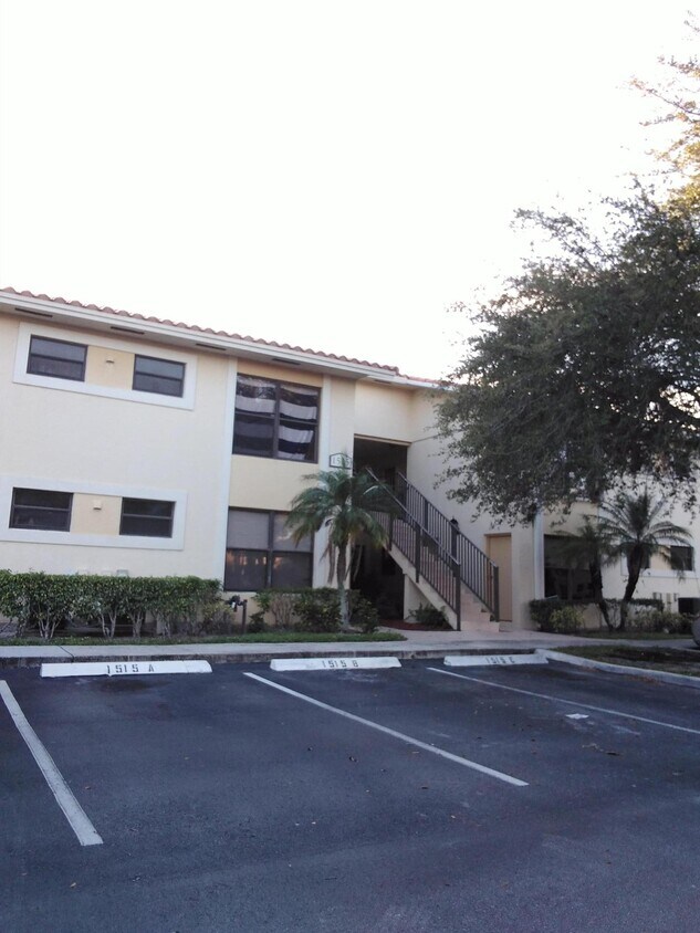 Foto principal - 1515 Lake Crystal Dr