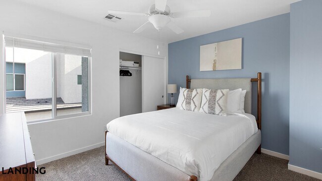 Foto del edificio - 2705 N Rancho Dr