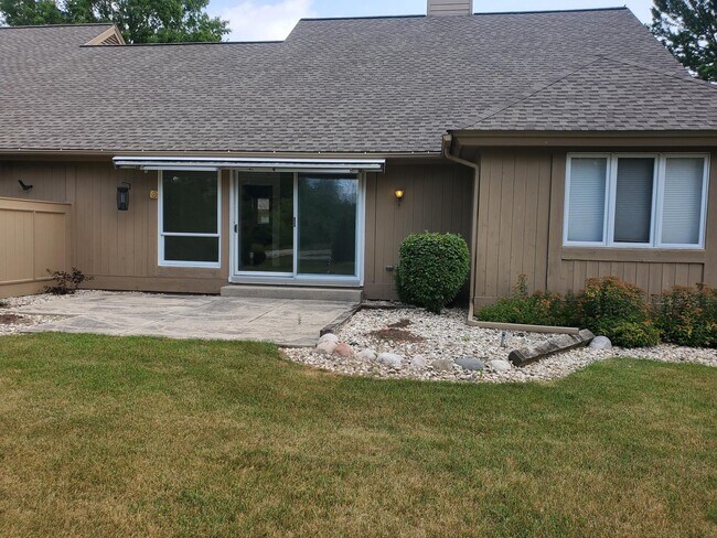 Building Photo - 2333 Cumberland Ct