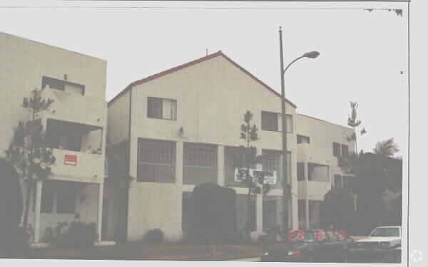 Primary Photo - 811 Java Ave