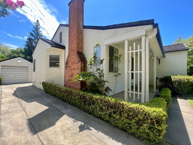 Building Photo - Charming 3 bedroom 2 bath home in Sacramento!