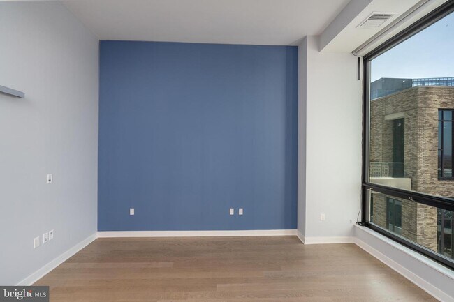 Building Photo - 1650 Silver Hill Dr