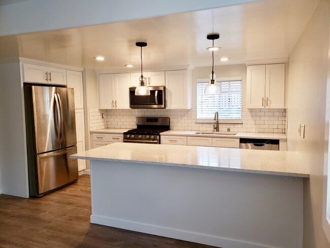 Building Photo - 3357 Madison St