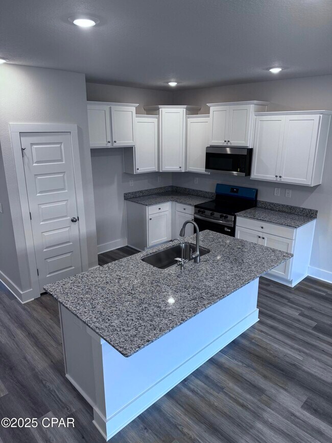 Foto del edificio - 205 Palmeras Marinas Ln