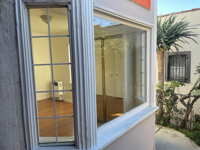 Foto del edificio - 5362 Monroe St