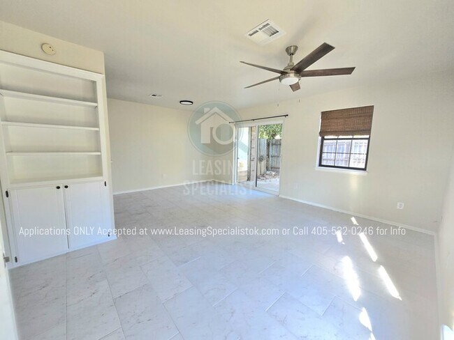 Foto del edificio - West Norman 2 Bed 1.5 Bath Fully Remodeled...