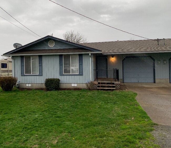286 ArtLott Ln, Creswell, OR 97426 Room for Rent in Creswell, OR