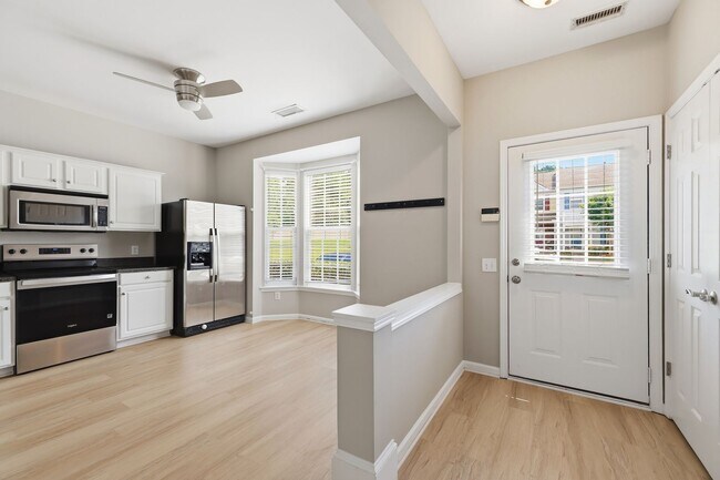 Building Photo - 3221 Mannington Dr