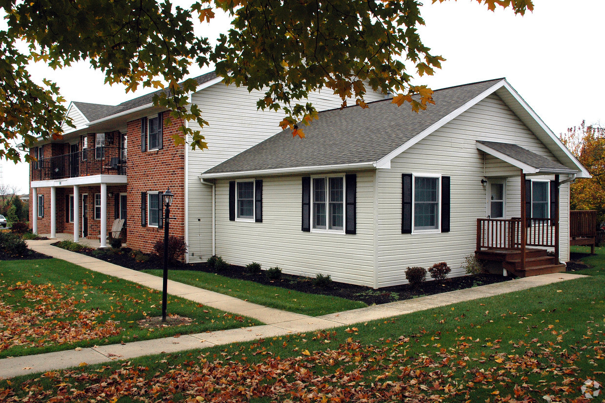 Building Photo - Willow Woods Village