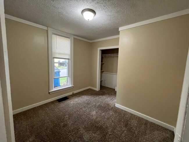 Foto del edificio - 703 Fremont Ave NW