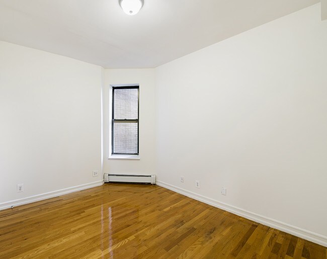 Interior Photo - 2103 Eighth Avenue