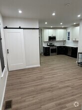 Building Photo - 83 Corbet St