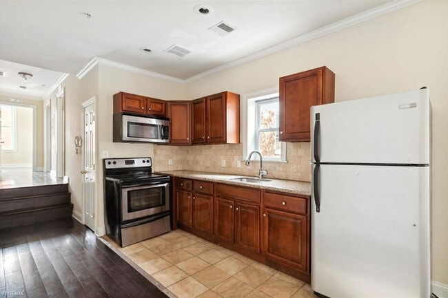 Building Photo - 3 br, 1 bath Duplex - 1832 N 18th St Unit 3
