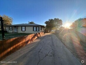 Building Photo - 2113 Avenue P
