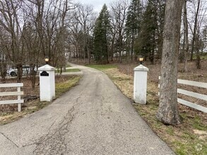 Entrance to circular drive - W4250 Southland Rd