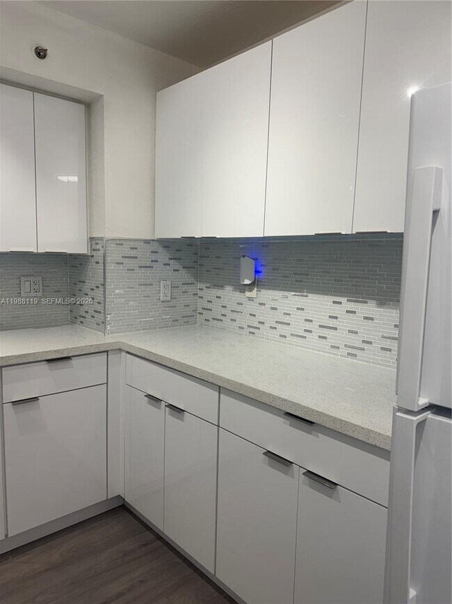 Foto del edificio - 2120 W Flagler St