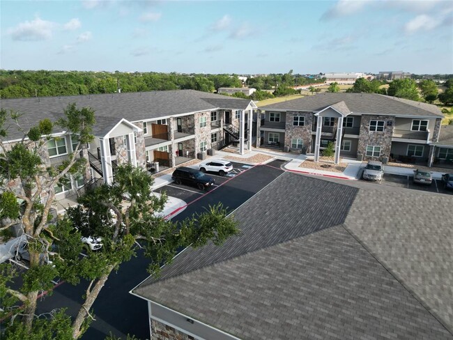 Foto del edificio - 501 Horseshoe Dr